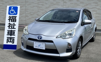 アクア　福祉車両　手動運転　助手席回転チルト　(8341)
