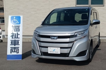 TOYOTA　NOAH